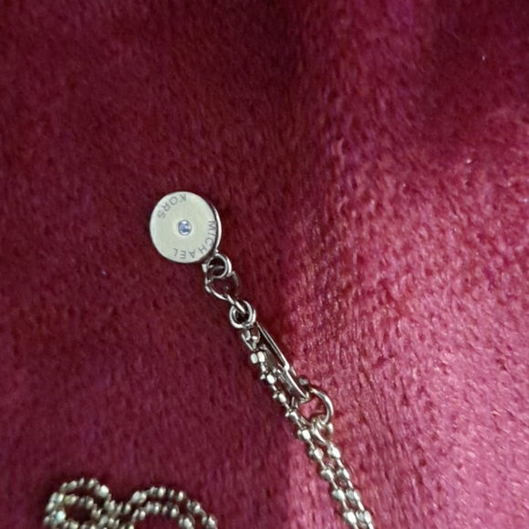 Michael kors necklace - Picture 3 of 3